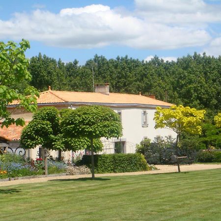 Chambres d’hôtes au Gîte de la Pommeraie Landeronde Extérieur photo